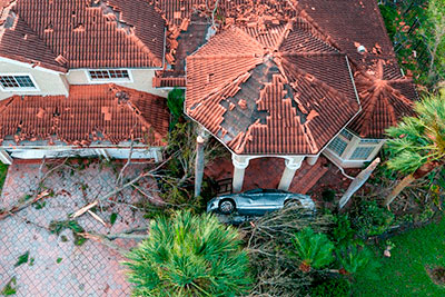 Hurricanes in the USA: how to properly restore the roof and protect the house